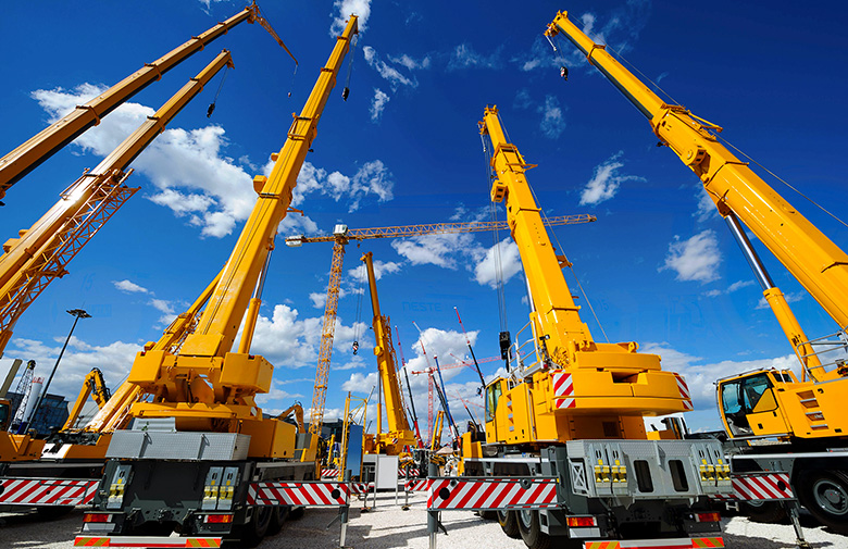 heavy-lift-logistics-cranes-specialized-equipment