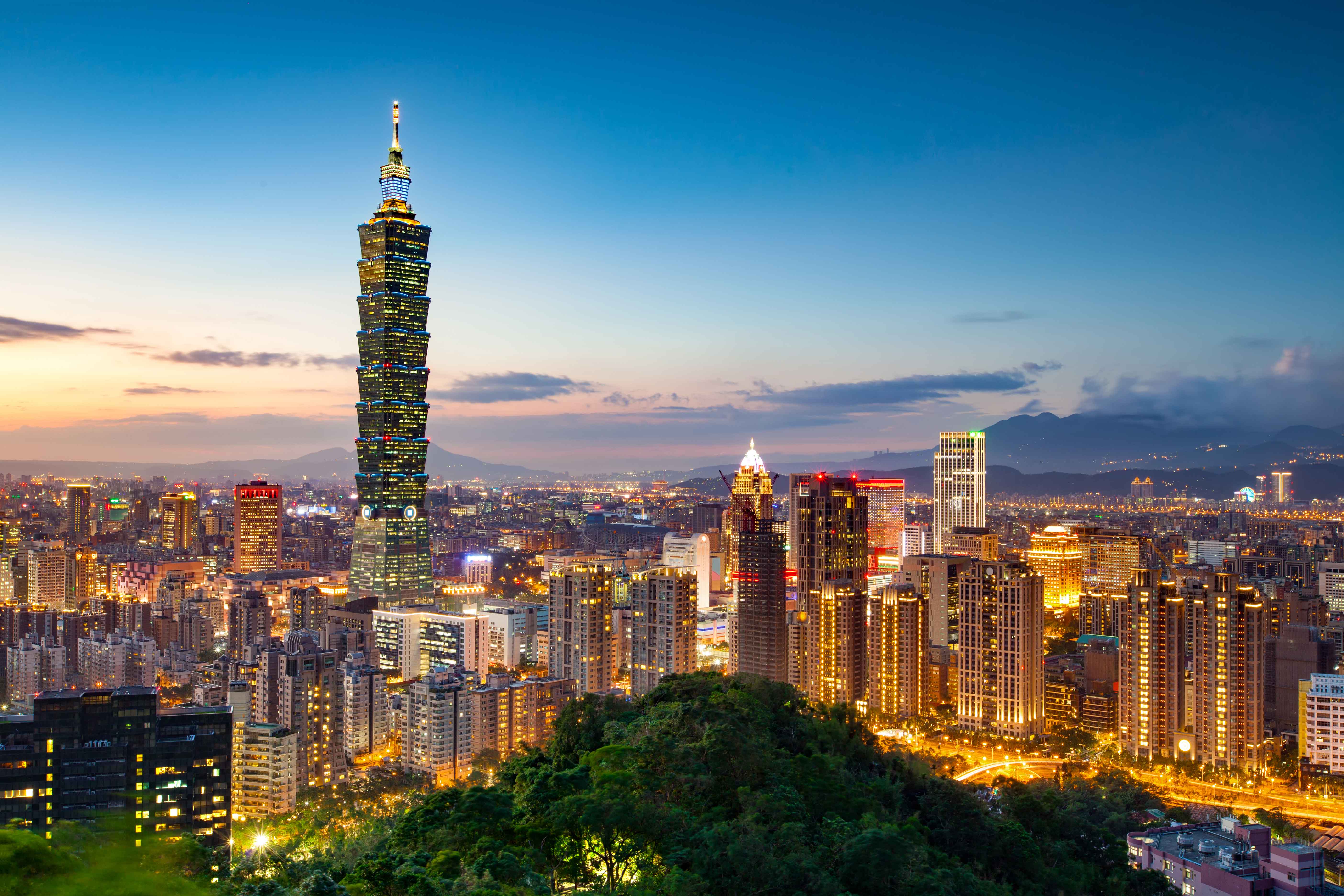 taipei-101-skyline-twilight-taiwan