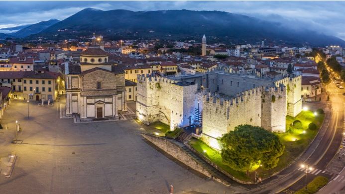 prato-cathedral-castello-dell-imperatore-evening-view